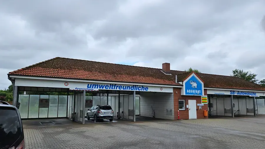 Tankstellendach vor der Beschichtung